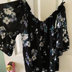 Off the shoulder Hollister summer too